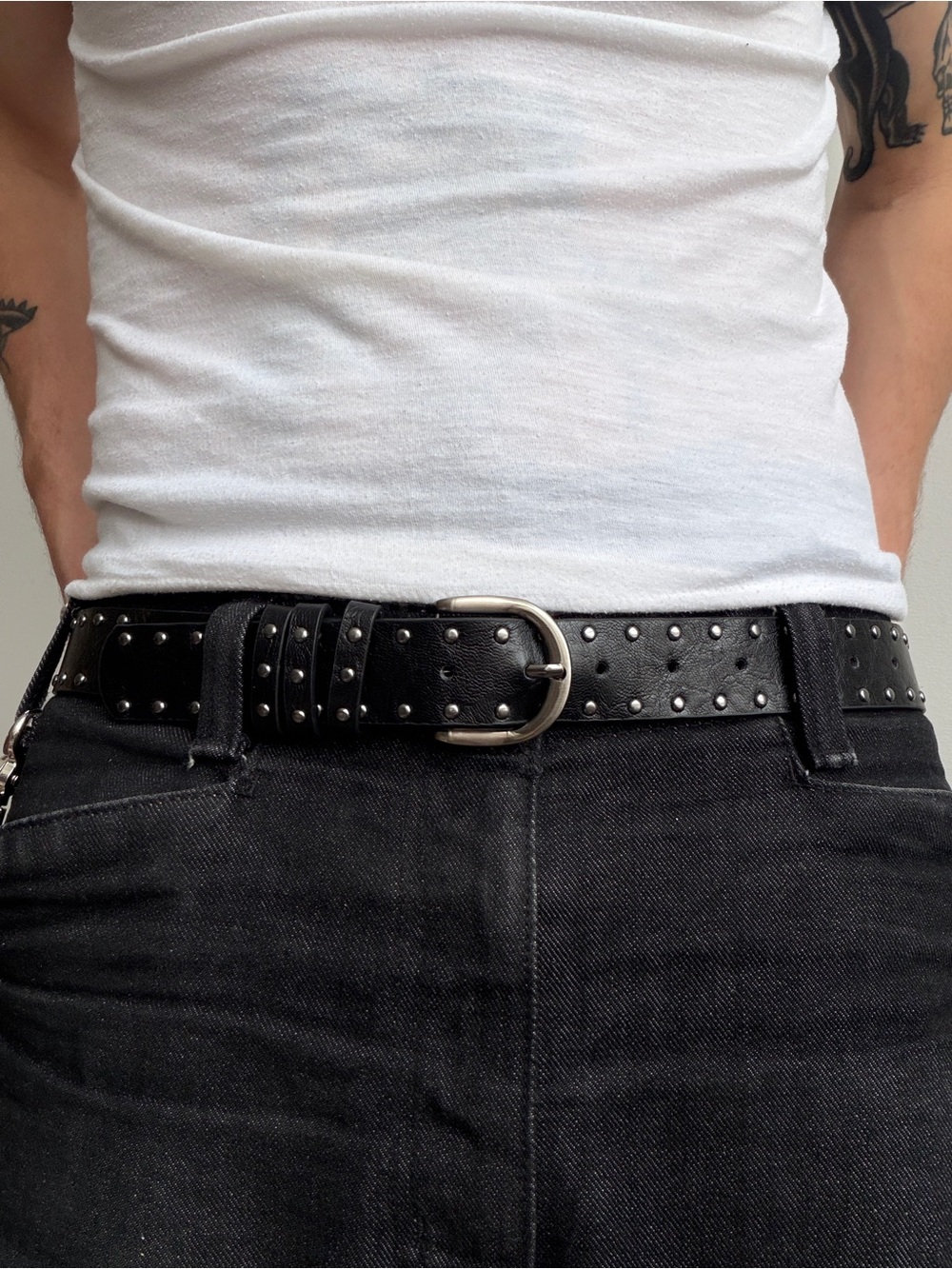 Black Studded Men's Leather Belt - Picture 4 of 9